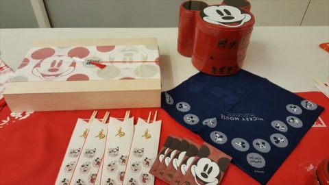 ミッキー三段重　お箸
