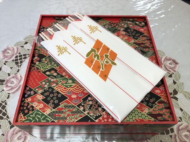 快適生活　京都祇園「閼伽井」監修・豪華三段重｢和洋ファミリーおせち｣華扇実物1