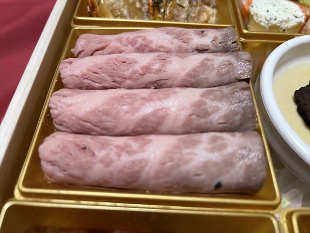 婦人画報おせち2022梅『ローストビーフ』実物写真